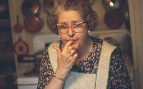 Diapositive salvate dall’oblio: la vita degli anni Quaranta e Ottanta in mostra allo spazio Sanbe15/C