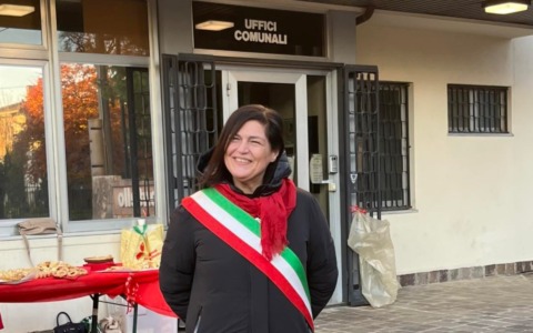 A Montello la sindaca Elvira Borali dà le dimissioni: al caso inceneritore ci penserà un commissario
