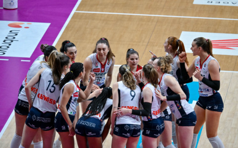 Esordio dei play-off Challenge, il Volley Bergamo 1991 lotta ma perde 3-2 contro Cuneo