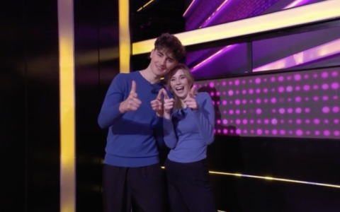 Sofia e Nicolò, la coppia di giovani bergamaschi protagonisti in tv a “The Cage – Prendi e scappa”