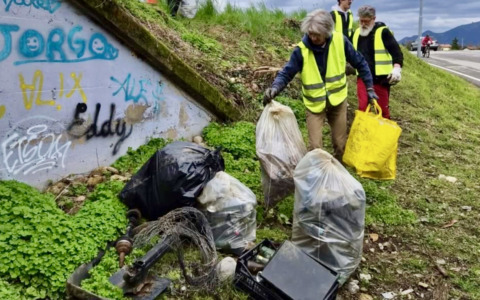 Settecentocinquanta chili di rifiuti: 45 volontari a Treviolo per ripulire il Brembo