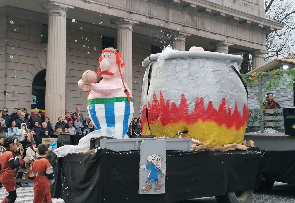 Tripudio di musica e colori alla sfilata di Mezza Quaresima (nonostante la pioggia): tutte le foto