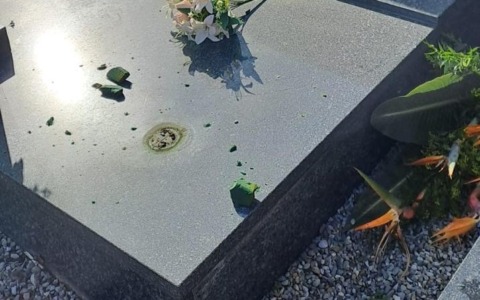 Assalto notturno al cimitero di Martinengo: tornano i ladri di bronzo