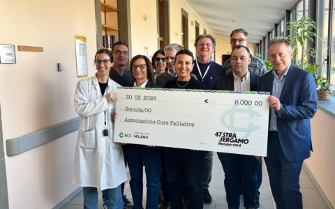 Grazie alla Strabergamo 2025 sono stati donati seimila euro all’associazione Cure Palliative di Bergamo