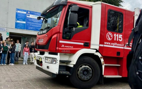 Forte odore di gas, scatta l’allarme al Natta. Ma era una fialetta puzzolente