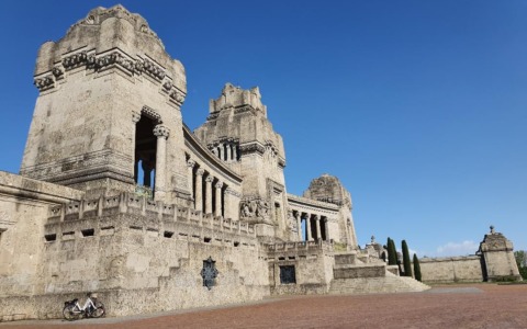 A sei anni dalla pandemia da Covid, al cimitero di Bergamo una messa celebrativa per ricordare le vittime