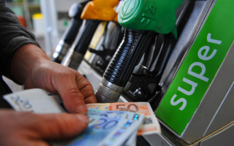 Benzina e diesel, lo scandalo delle compagnie che speculano sulla guerra (anche a Bergamo)