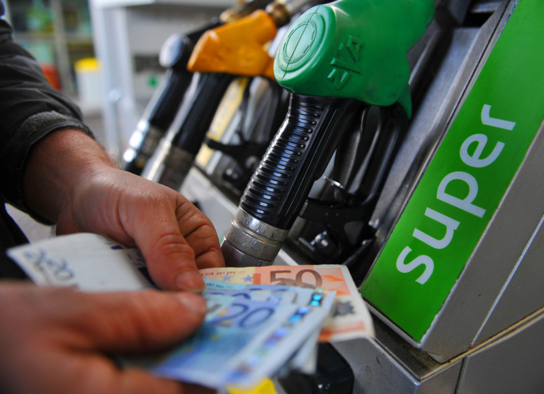 Benzina e diesel, lo scandalo delle compagnie che speculano sulla guerra (anche a Bergamo)
