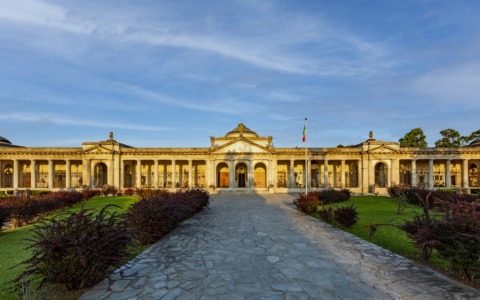 C’è un giovane straniero a Caravaggio che molesta le donne in zona cimitero