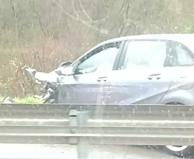 Altro incidente in Valseriana: frontale a Casnigo fra auto e furgone, due feriti lievi