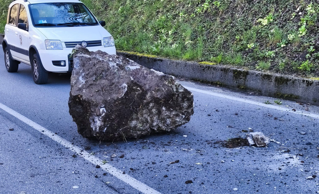 Macigno in strada a San Pellegrino, servono quasi due milioni di euro e tempi lunghi per la messa in sicurezza