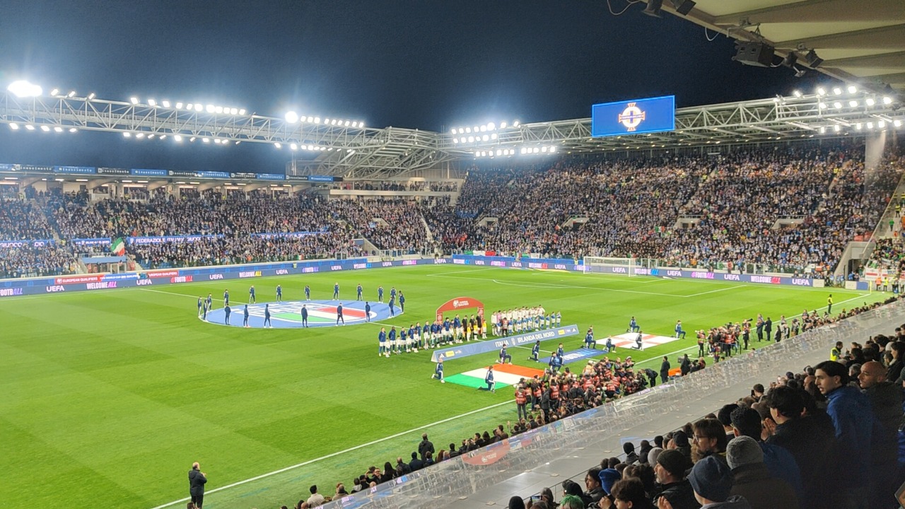 Italia-Irlanda del Nord 2-0, la serata alla New Balance Arena: il silenzio dell’attesa e gli occhi dei bambini