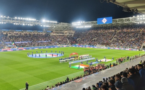 Italia-Irlanda del Nord 2-0, la serata alla New Balance Arena: il silenzio dell’attesa e gli occhi dei bambini