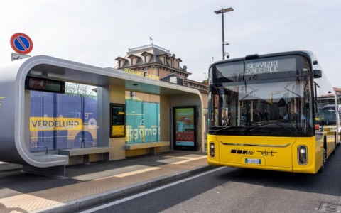 Un altro passo avanti per la e-Brt: presentati a Bergamo i nuovi bus elettrici e le fermate smart