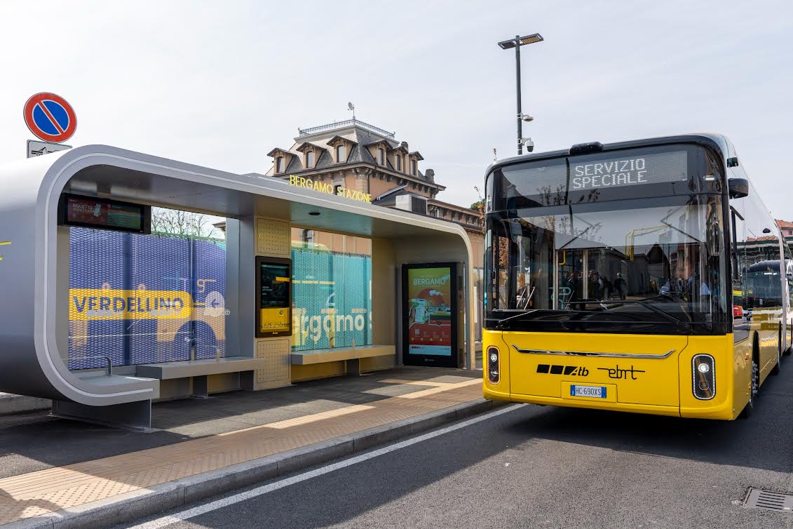 Un altro passo avanti per la e-Brt: presentati a Bergamo i nuovi bus elettrici e le fermate smart