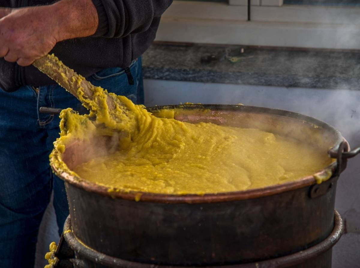 L’arte dinamica del “bastù d’la polènta”, in bergamasco