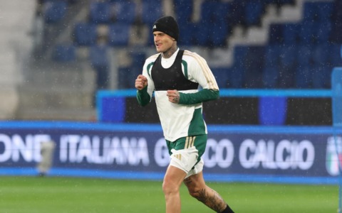 Gianluca Scamacca in campo a Bergamo per l’allenamento, speranza per la possibile finale
