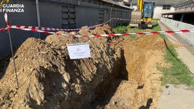 Truffa da oltre un milione di euro in un’azienda agricola di Brignano: sotto le coltivazioni c’erano rifiuti pericolosi