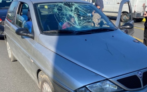 Investe due 17enni sulle strisce a Dalmine e fugge: fermata una donna di 40 anni ubriaca