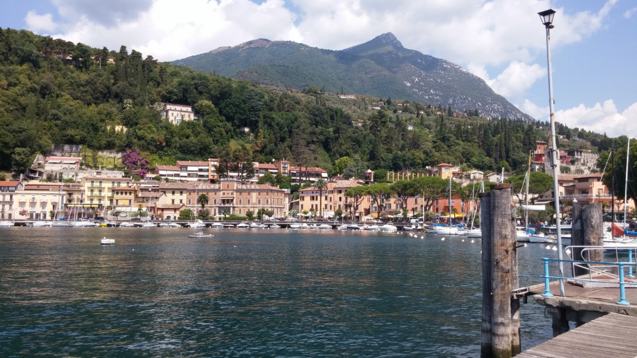 Sono stati denunciati i padri (di cui uno di Martinengo) picchiati sul lago di Garda da dei ragazzini