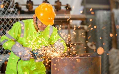 Settore metalmeccanico, crisi per oltre 7 mila lavoratori: preoccupa il costo dell’energia