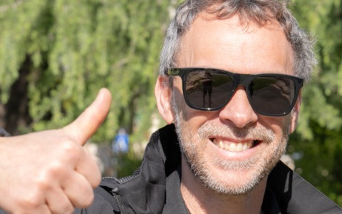 Proteggere gli occhi dal sole con cinque euro? Si può fare…