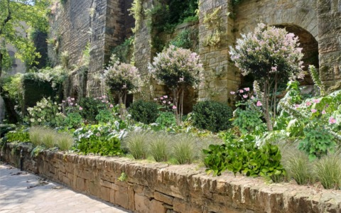 Il Comune di Bergamo rifà le aiuole in centro e al Lavatoio: «Un biglietto da visita per la città»