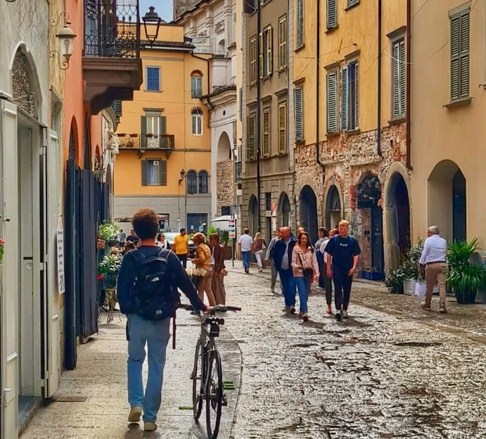 A Bergamo città i ricchi sono sempre più ricchi e intanto aumentano i poveri