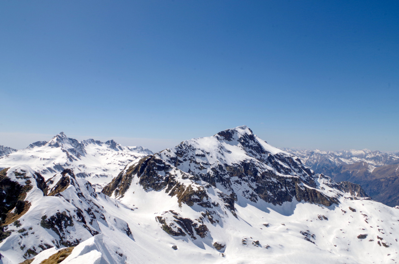 Come nacque il mitico Trofeo Parravicini, che tocca le vette dei monti Grabiasca, Reseda, Madonnino e Cabianca