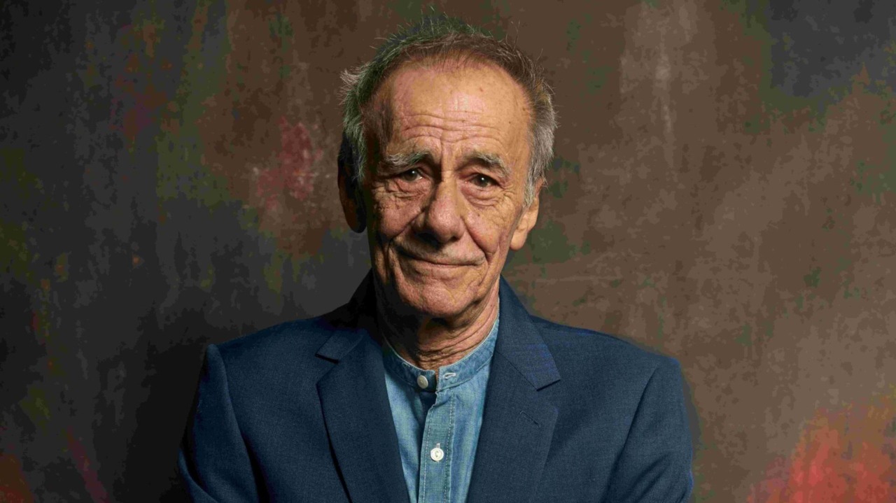 Vecchioni tra parole e musica: a Bergamo il “silenzio” incontra il “tuono”