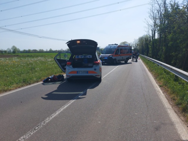 Tre ciclisti travolti a Treviglio: il 34enne Flavio Leoni muore di fronte al padre e allo zio. Automobilista positivo all’alcoltest
