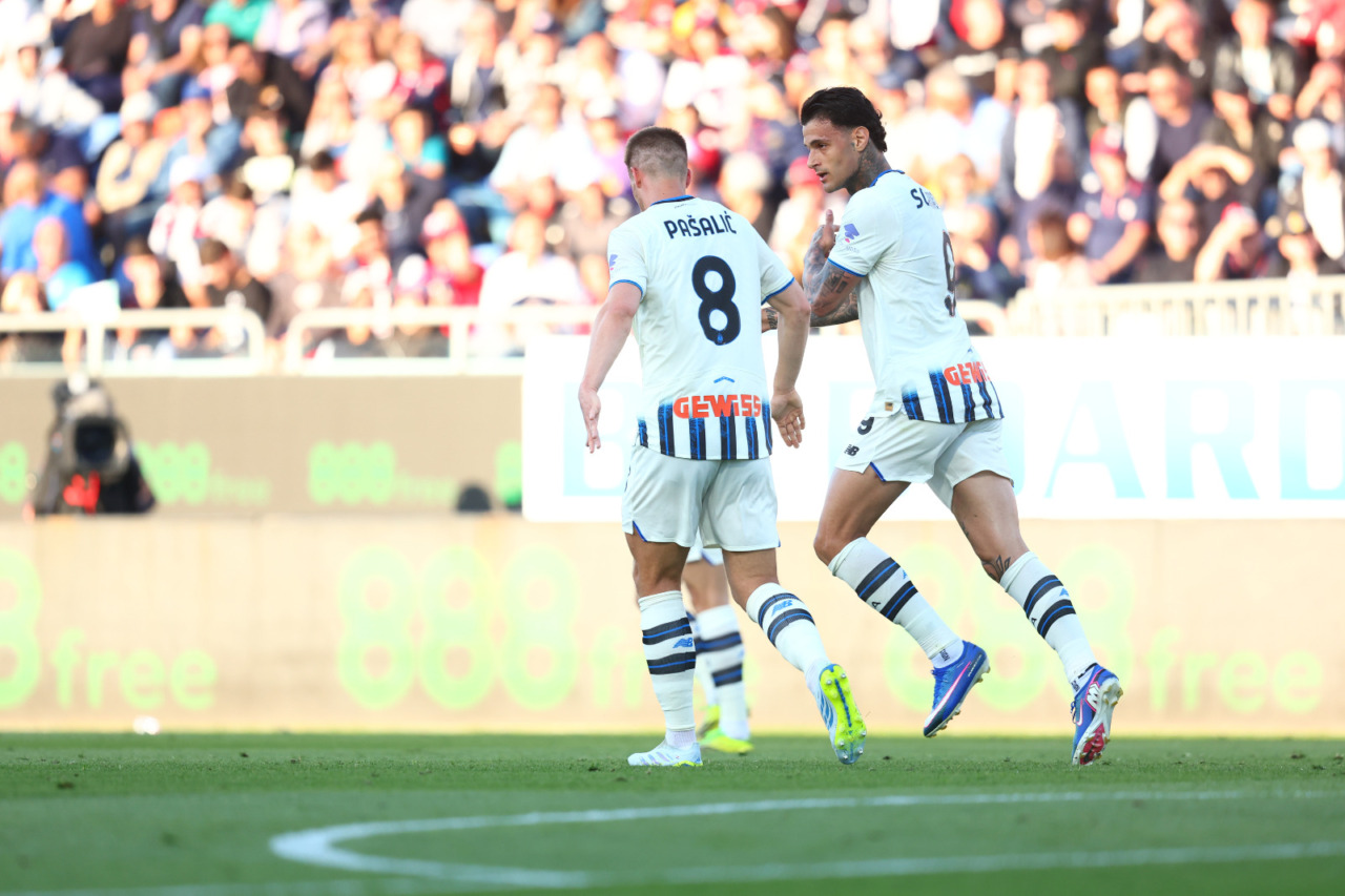 Cronaca di Cagliari-Atalanta 3-2: non basta la doppietta di Scamacca, la Dea crolla in Sardegna