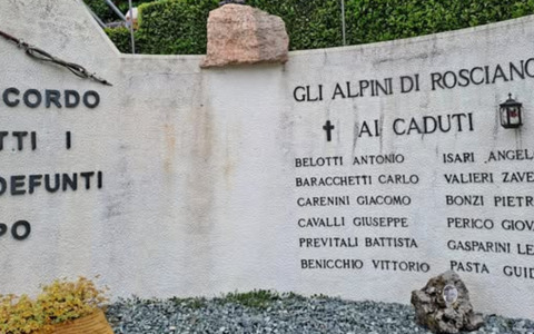 Rubata l’aquila del monumento dedicato agli alpini caduti di Ponteranica