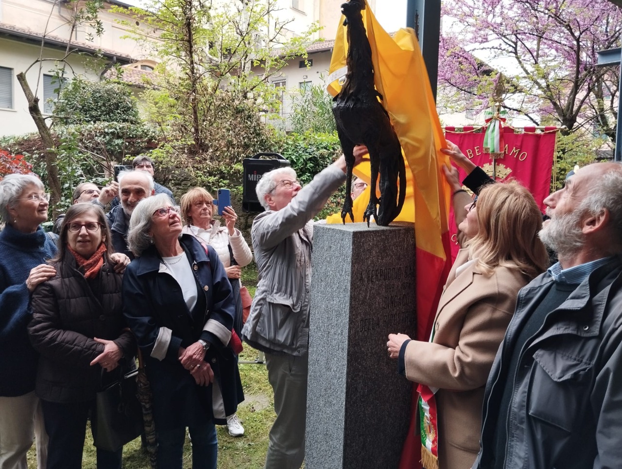 La sindaca Carnevali rende omaggio a Ferruccio Galmozzi, il sindaco della Ricostruzione di Bergamo