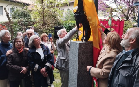 La sindaca Carnevali rende omaggio a Ferruccio Galmozzi, il sindaco della Ricostruzione di Bergamo