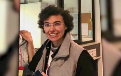 In comunità il 13enne che ha accoltellato la sua insegnante: niente ritorno a casa