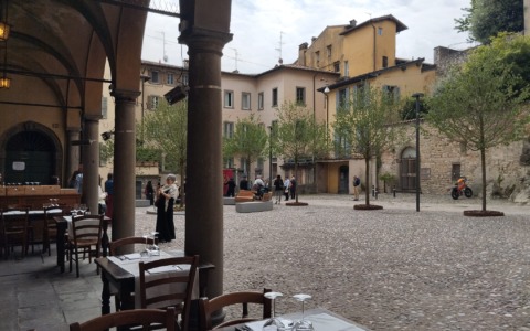 Ecco la nuova Piazza Angelini: senza le auto è davvero bella