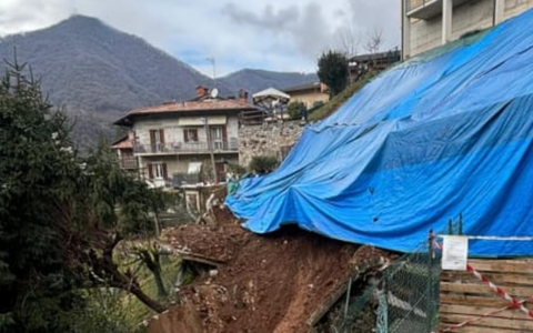 «La nostra casa sta franando: aiutateci a salvarla». L’appello della famiglia Filippone a Botta di Sedrina