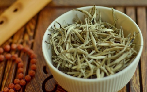 Le diverse tradizioni del tè bianco nel mondo: dalla Cina alle nuove produzioni