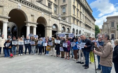 Bergamo, i commercianti sul Sentierone chiedono sicurezza. In arrivo 36 telecamere
