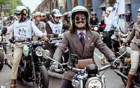 Torna la parata internazionale delle moto classiche tra beneficenza, stile e solidarietà