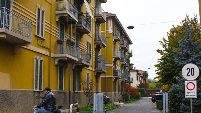 La Chiesa di Bergamo prova a dare l’esempio e fa da garante delle case ai poveri