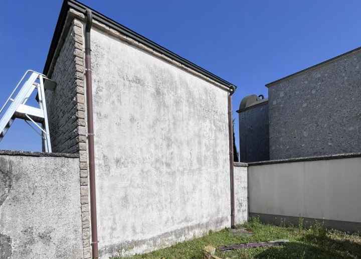Ennesimo (il quarto da inizio anno) raid al cimitero di Martinengo, danneggiate delle lapidi