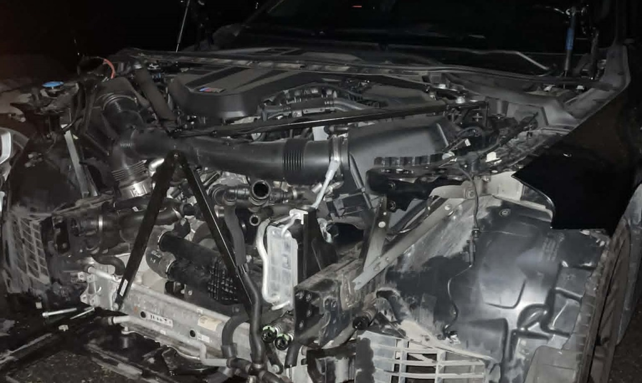 Trova la sua auto completamente smontata nel parcheggio dell’aeroporto di Orio