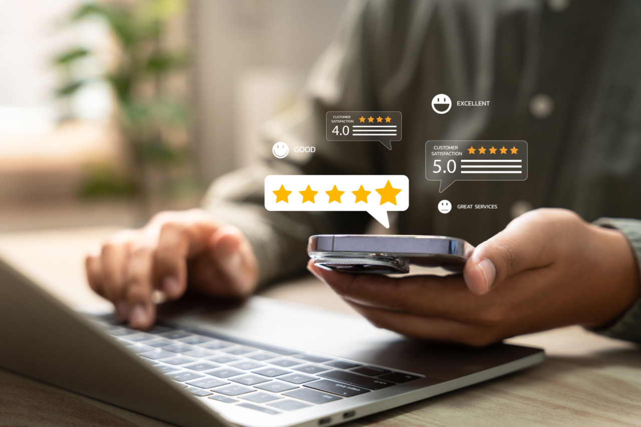 Recensioni false online, arriva la stretta. Adiconsum Bergamo: «Il rischio aumenta con l’IA»