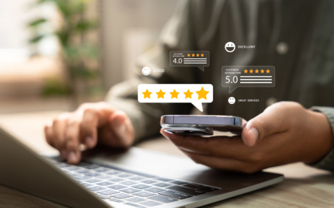 Recensioni false online, arriva la stretta. Adiconsum Bergamo: «Il rischio aumenta con l’IA»