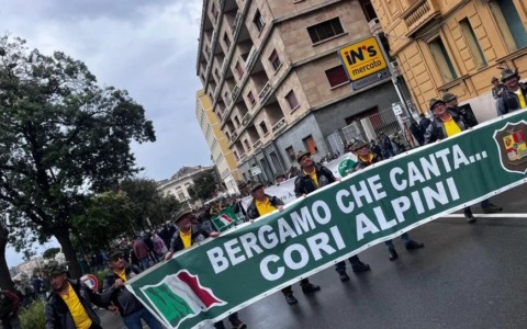 In settemila Alpini dalla Bergamasca alla 97esima Adunata Nazionale di Genova