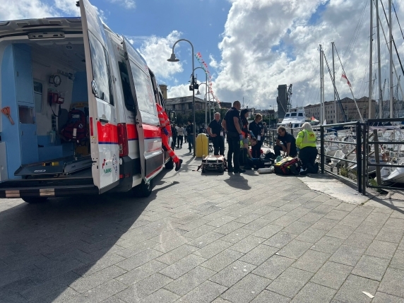 Uomo si sente male all’Adunata di Genova, salvato dagli alpini dell’ospedale da campo Ana di Bergamo