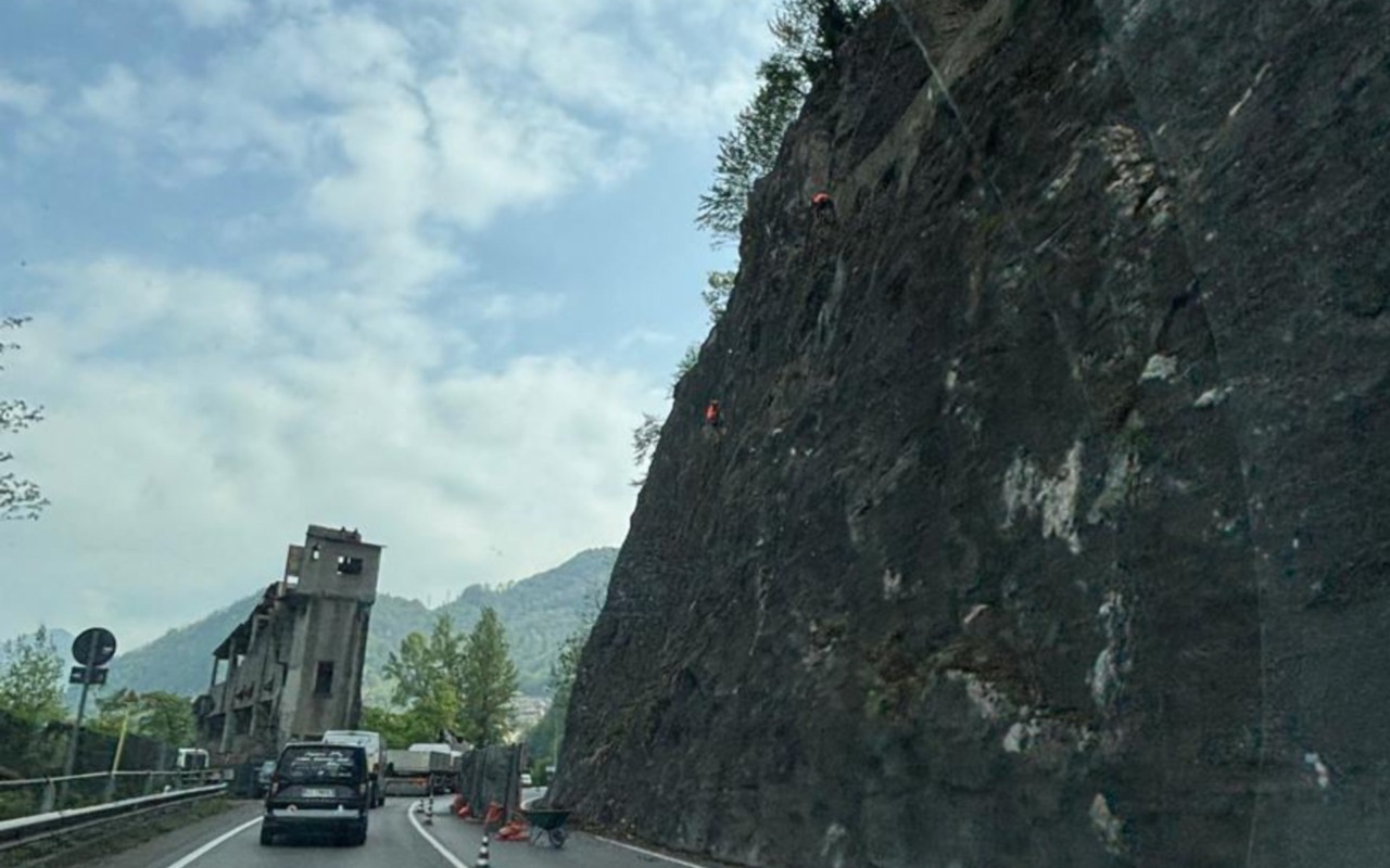 Prorogata al 20 maggio la fine dei lavori di posa delle reti paramassi a Villa d’Almè