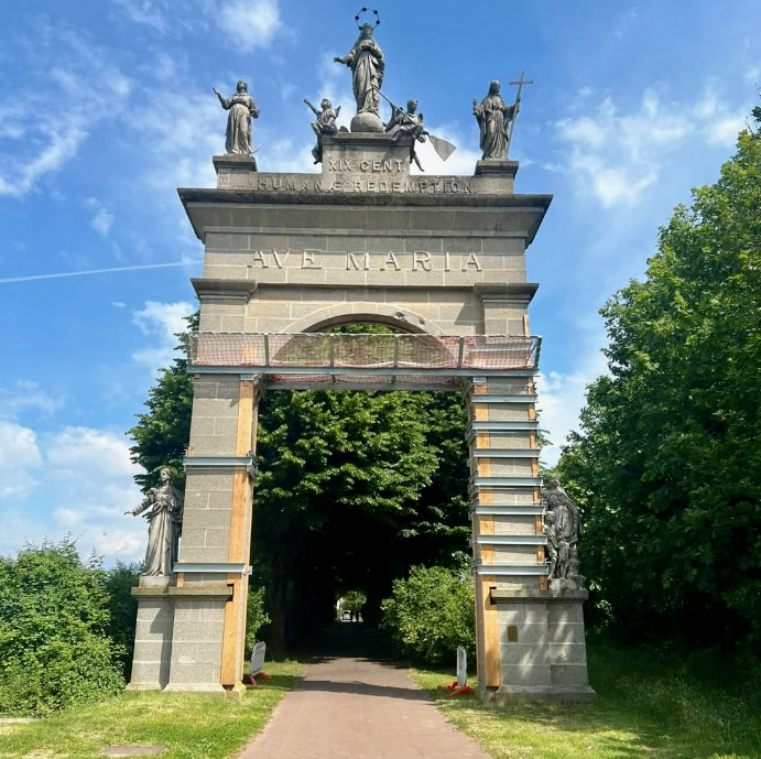 Dopo due anni e mezzo, riaperto l’Arco degli Angeli di Osio Sopra: accesso in sicurezza